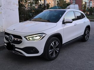 2021 Mercedes-Benz GLA 200 II (H247), белый, 3450000 рублей, вид 2