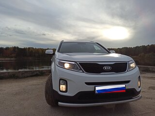 2015 Kia Sorento II Рестайлинг, белый, 1830000 рублей, вид 1