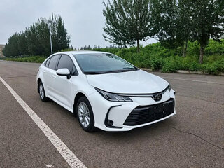 2022 Toyota Corolla XII (E210), белый, 1560000 рублей, вид 1