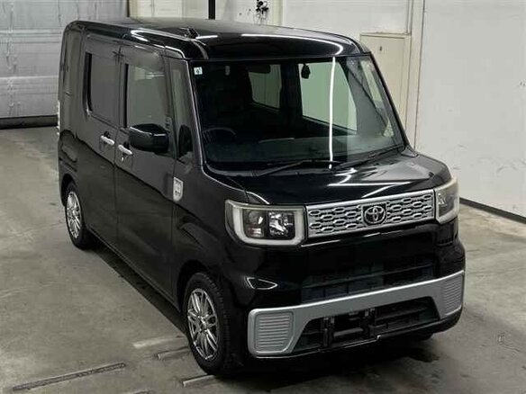 2015 Toyota Pixis Mega, чёрный, 600000 рублей