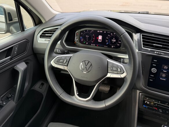 2021 Volkswagen Tiguan II Рестайлинг, коричневый, 2990000 рублей - вид 31