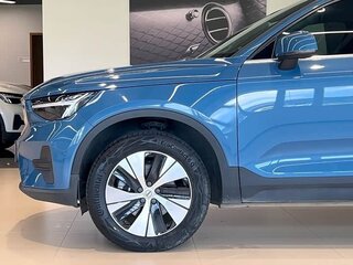 2024 Volvo XC40 I Рестайлинг, синий, 3170000 рублей, вид 4