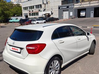 2013 Mercedes-Benz A-Класс 180 III (W176), белый, 1460000 рублей, вид 4