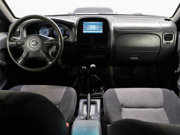2010 Nissan NP300, серебристый, 1040000 рублей - вид 15