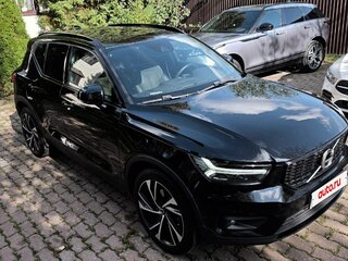2018 Volvo XC40 I, чёрный, 2650000 рублей, вид 1