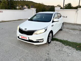 2015 Kia Rio III Рестайлинг, белый, 970000 рублей, вид 5