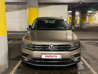 2018 Volkswagen Tiguan II, бежевый, 2050000 рублей, вид 2