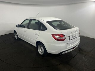 2026 Lada (ВАЗ) Granta I Рестайлинг, белый, 1131000 рублей, вид 5