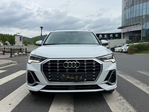2022 Audi Q3 35 TFSI II (F3), белый, 2485000 рублей