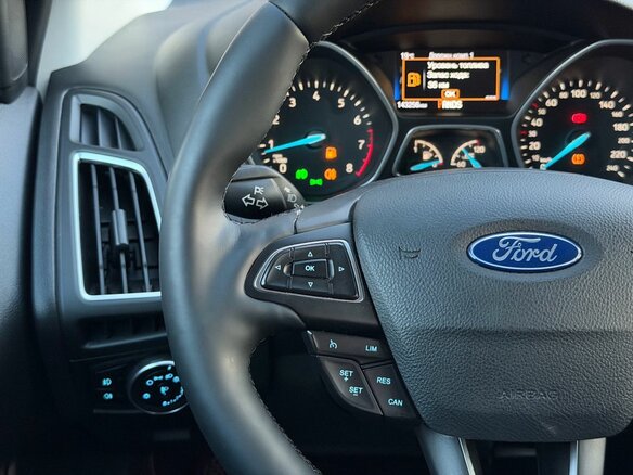2017 Ford Focus III Рестайлинг, коричневый, 1350000 рублей - вид 13