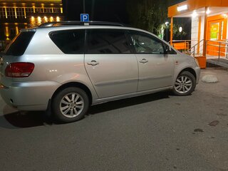 2003 Toyota Avensis Verso I, серебристый, 810000 рублей, вид 3