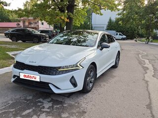 2022 Kia K5 III, белый, 1700000 рублей, вид 1