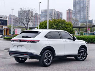 2022 Honda Vezel II, белый, 1720000 рублей, вид 4