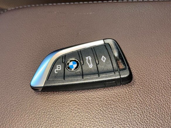 2022 BMW X3 20i xDrive III (G01) Рестайлинг, чёрный, 6400000 рублей - вид 9