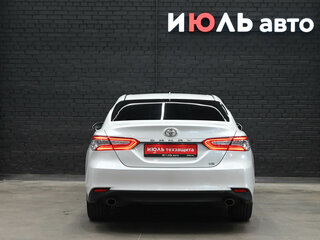 2018 Toyota Camry VIII (XV70), белый, 2560000 рублей, вид 5