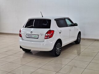 2012 Skoda Fabia II Рестайлинг, белый, 520000 рублей, вид 4