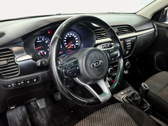 2018 Kia Rio X-Line IV, серый, 1400000 рублей - вид 15