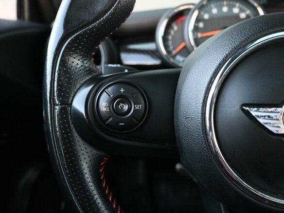 2016 Mini Hatch Cooper S III (F55/F56), серый, 1780000 рублей - вид 15