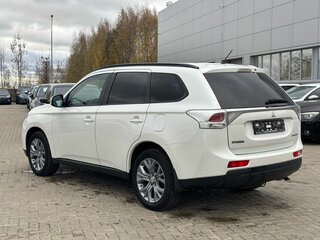 2013 Mitsubishi Outlander III, белый, 1350000 рублей, вид 5