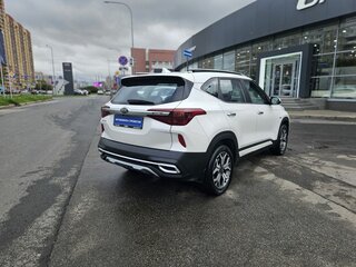2020 Kia Seltos I, белый, 2306000 рублей, вид 4