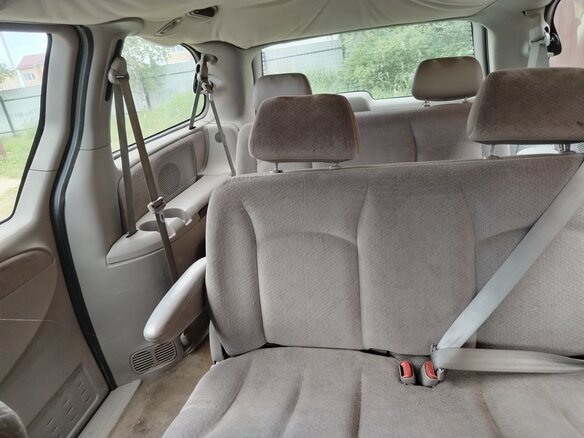 2001 Dodge Caravan Grand IV, пурпурный, 300000 рублей - вид 2