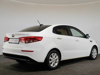 2017 Kia Rio III Рестайлинг, белый, 1000000 рублей, вид 5