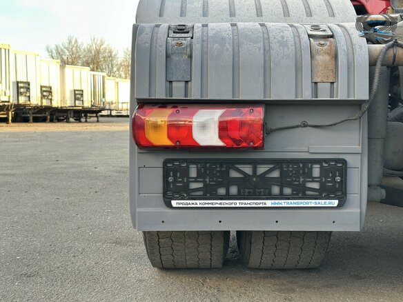 2017 Mercedes-Benz Actros, красный, 4200000 рублей - вид 9