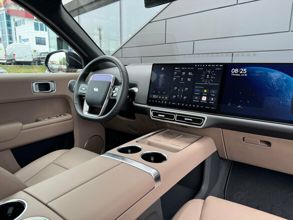 2025 Li Auto (Lixiang) L9 52.3 kWh I Рестайлинг, чёрный, 11990000 рублей - вид 15
