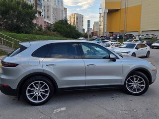 2020 Porsche Cayenne III, серый, 8300000 рублей, вид 4