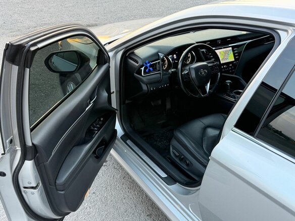 2018 Toyota Camry VIII (XV70), серебристый, 2499000 рублей - вид 21