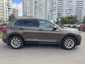 2017 Volkswagen Tiguan II, коричневый - вид 2