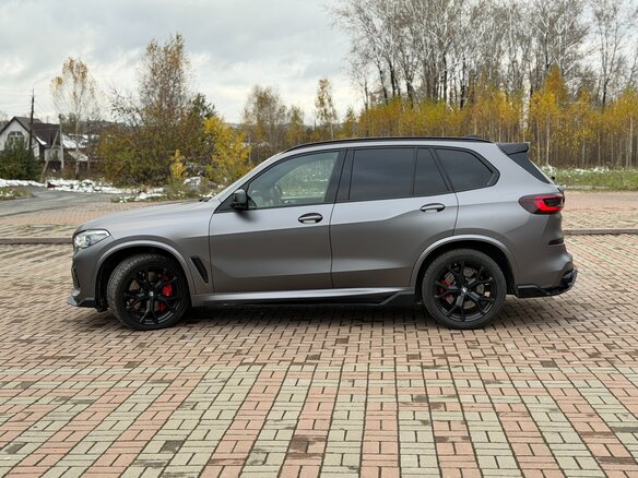 2018 BMW X5 50i IV (G05/G18), чёрный, 4700000 рублей - вид 9