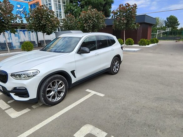 2018 BMW X3 20d xDrive III (G01), белый, 3200000 рублей - вид 4