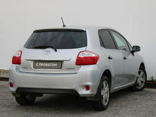 2011 Toyota Auris I Рестайлинг, серебристый, 939000 рублей, вид 4