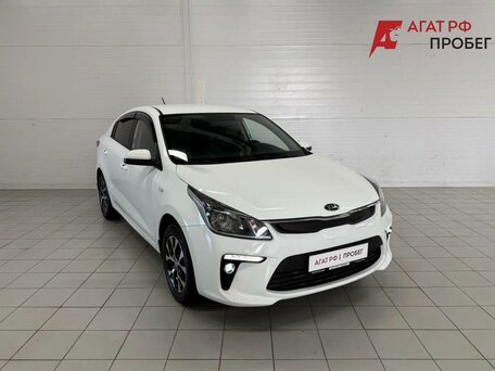 2017 Kia Rio III Рестайлинг, белый, 1160000 рублей, вид 3