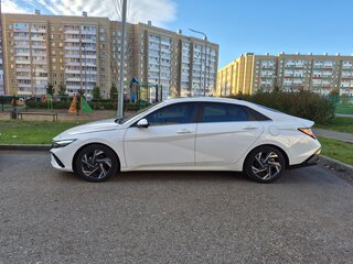 2023 Hyundai Elantra VII (CN7) Рестайлинг, белый, 2089000 рублей, вид 4