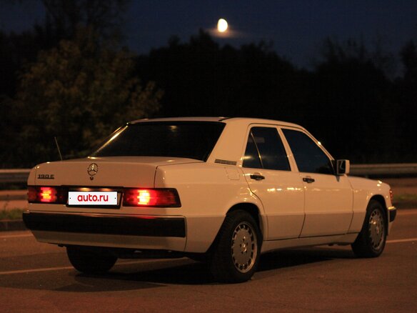 1992 Mercedes-Benz 190 (W201), белый, 850000 рублей - вид 9