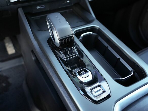 2023 Geely Okavango I Рестайлинг, серый, 2600000 рублей - вид 17