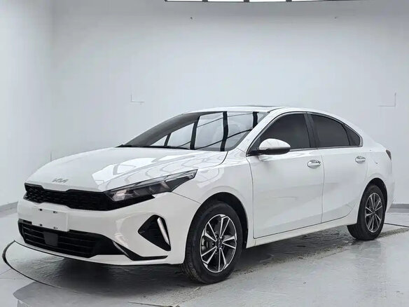 2023 Kia K3 II (China Market) Рестайлинг, белый, 1778000 рублей