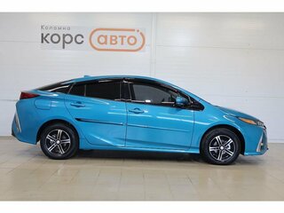 2017 Toyota Prius IV (XW50), синий, 1908600 рублей, вид 4