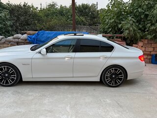2011 BMW 5 серии 528i VI (F10/F11/F07), белый, 1900000 рублей, вид 5