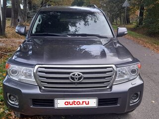 2013 Toyota Land Cruiser 200 Series Рестайлинг 1, серый, 3900000 рублей, вид 1