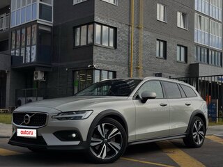 2019 Volvo V60 Cross Country II, серый, 2650000 рублей, вид 2