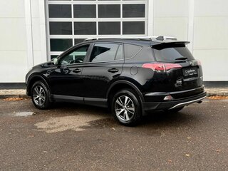 2017 Toyota RAV4 IV (XA40) Рестайлинг, чёрный, 2400000 рублей, вид 3