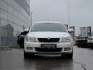 2011 Skoda Octavia II (A5) Рестайлинг, белый, 750000 рублей, вид 2