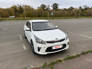 2018 Kia Rio IV, белый, 700000 рублей, вид 2