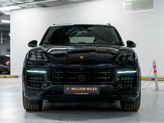 2025 Porsche Cayenne GTS III Рестайлинг, чёрный, 22990000 рублей, вид 3