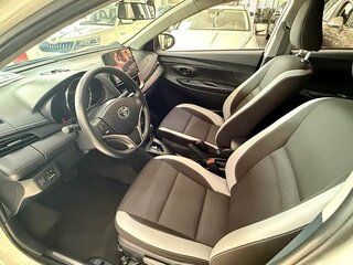2022 Toyota Yaris L X XP150 Рестайлинг, белый, 1230000 рублей, вид 5
