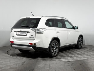 2014 Mitsubishi Outlander III Рестайлинг, белый, 1310000 рублей, вид 5