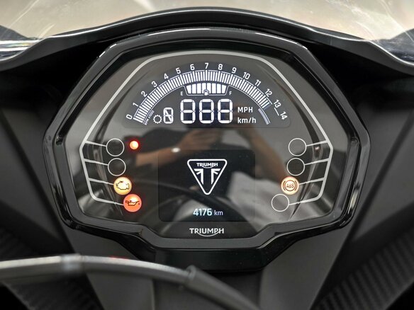 2024 Triumph Daytona 660, серый, 899000 рублей - вид 8